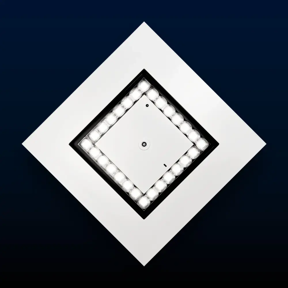 Tetra Max - A distinctive, modern recessed panel luminaire